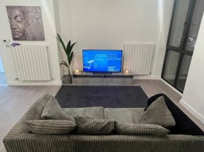 East London penthouse views 2bd